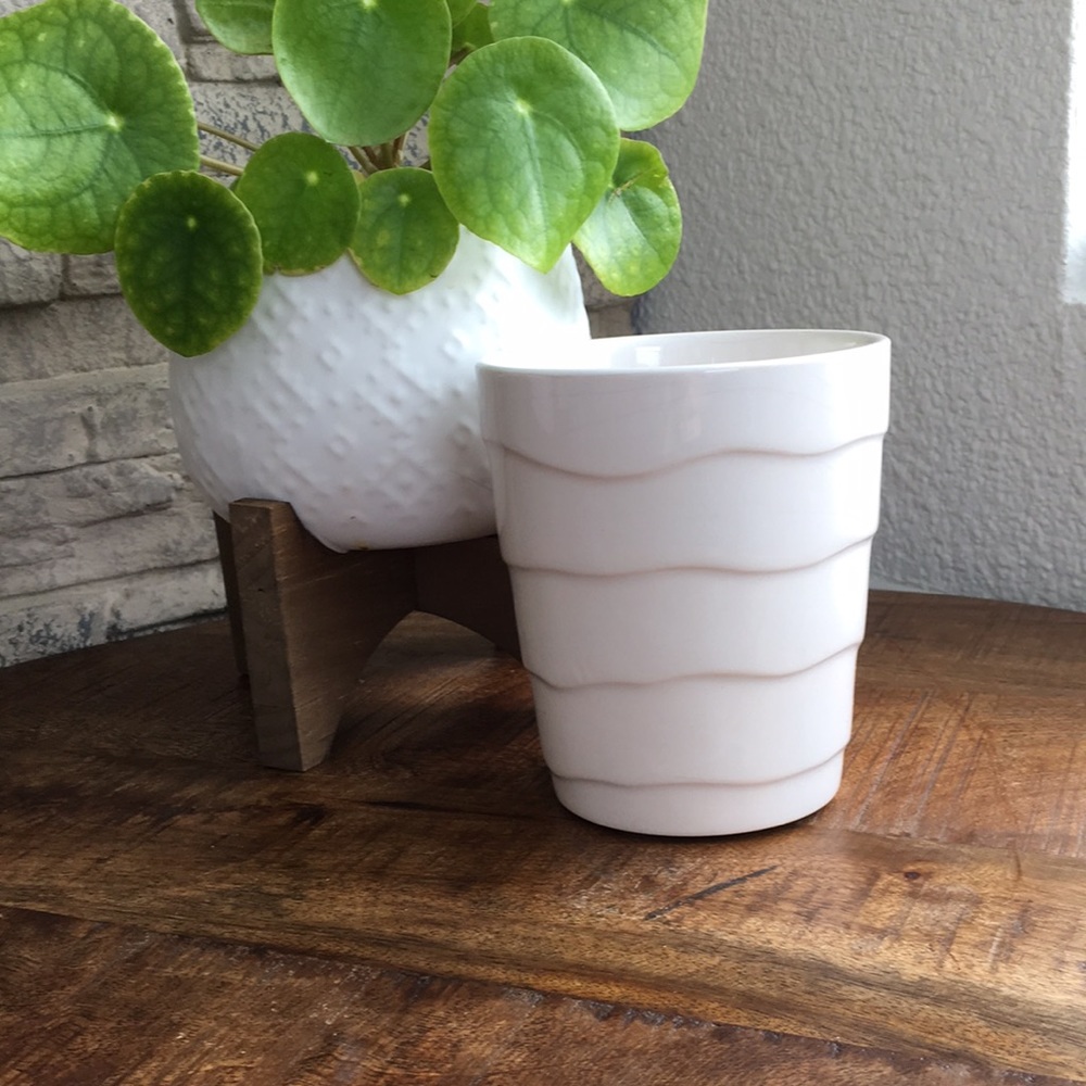 White ceramic pot